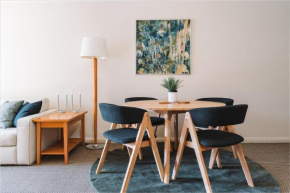 Canberra 1-Bed with Pool Gym BBQ & Tennis Court